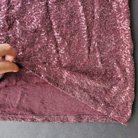 💍Express Maroon Sequin Tank - Picture 5 of 8